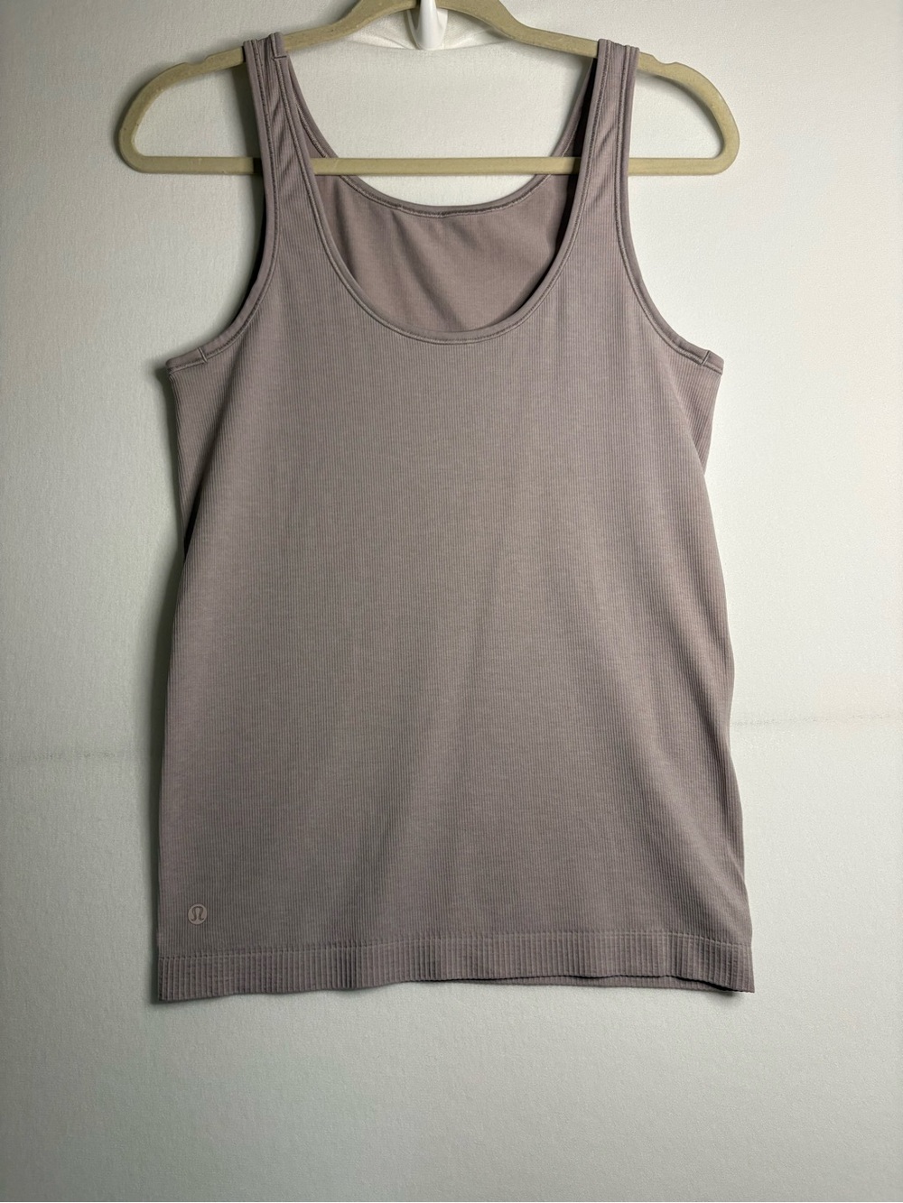 lululemon athletica Women's Scoop Neck Tank Top in Mauve Taupe Size 8